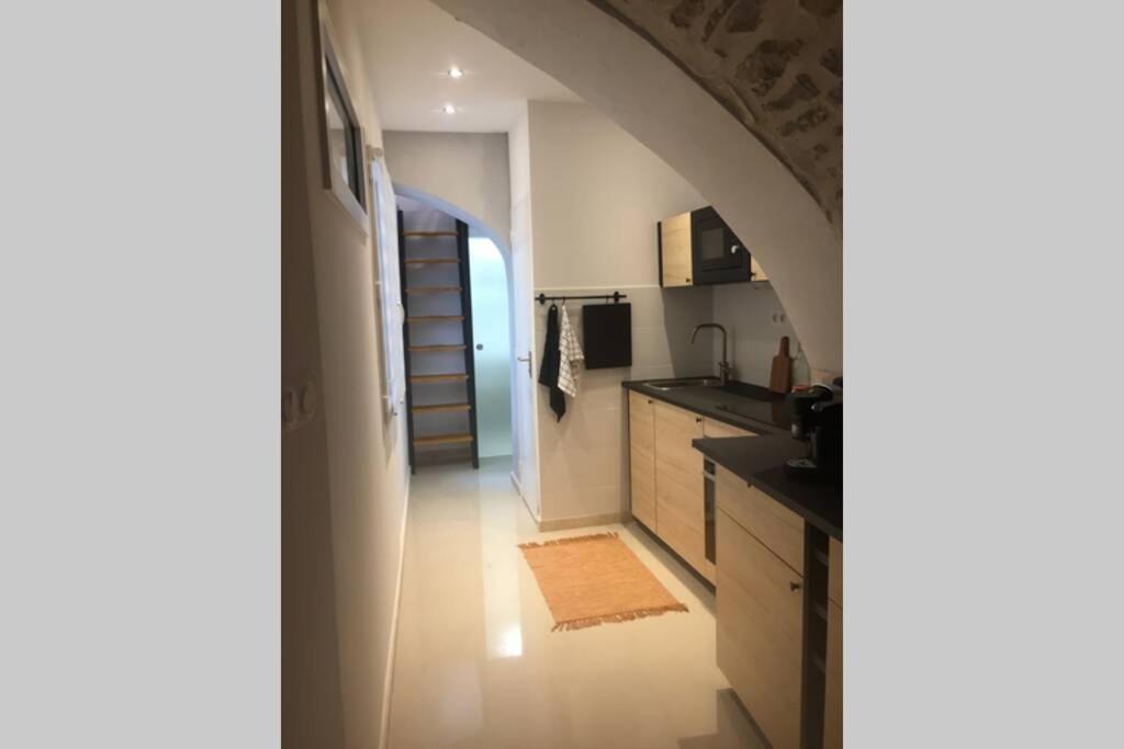 Studio Tout Equipe Apartamento Marguerittes Exterior foto