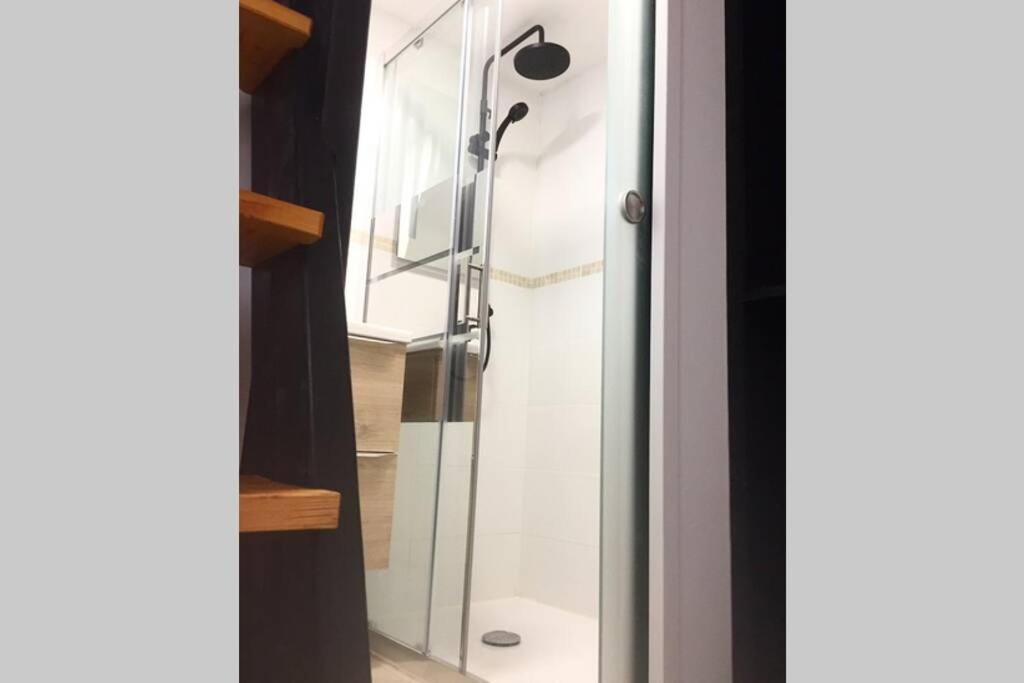 Studio Tout Equipe Apartamento Marguerittes Exterior foto